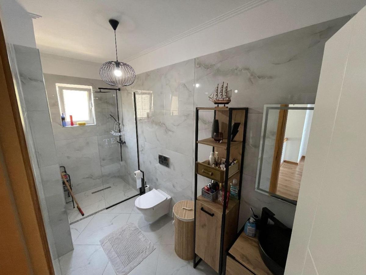 Teuta- Luxury Penthouse 200M2 Apartment Sarande Bagian luar foto